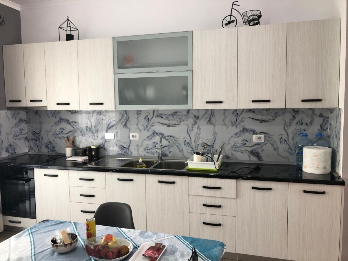 Rent Room Vlora ภายนอก รูปภาพ
